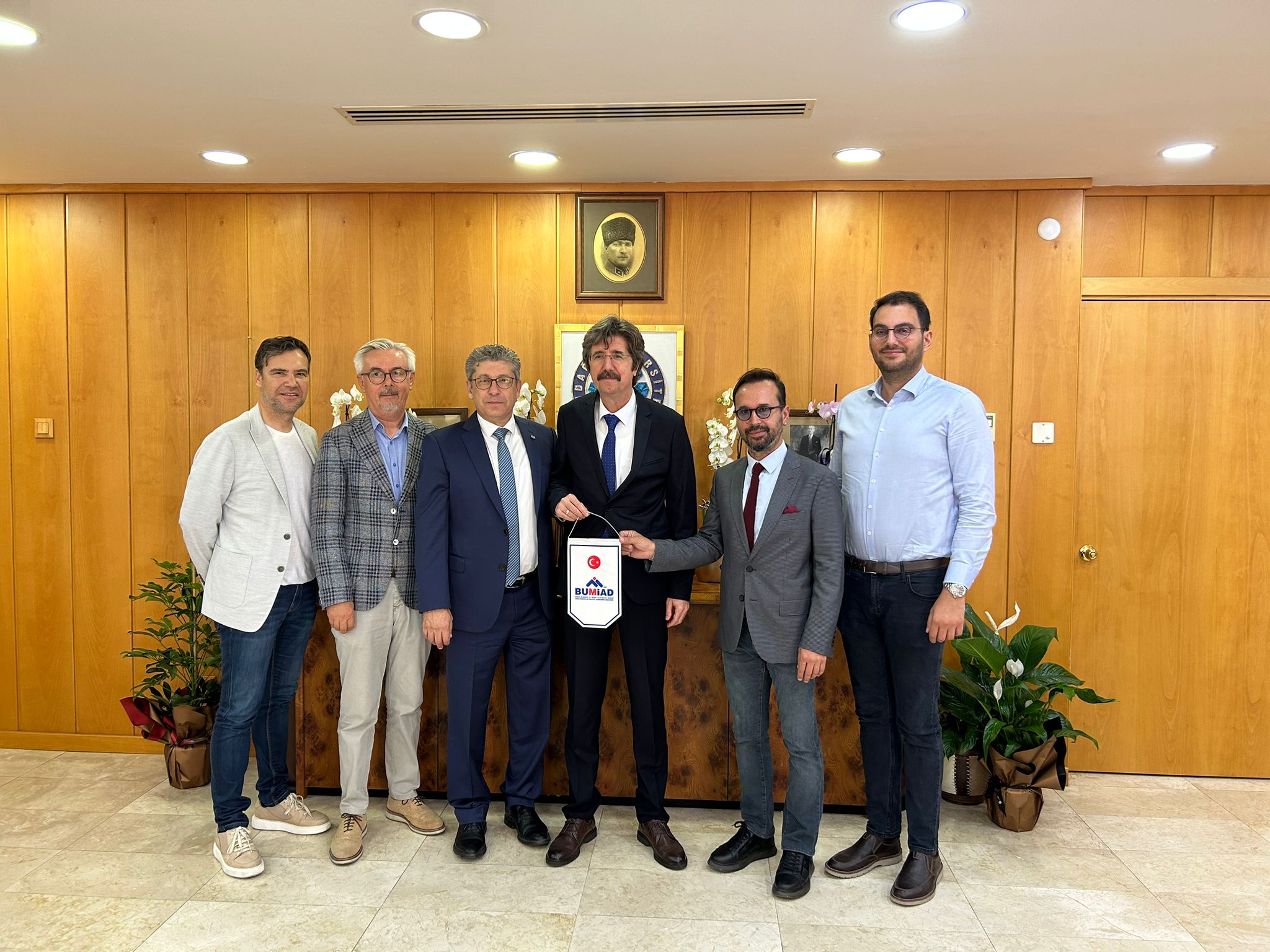 BUMİAD, Bursa Uludağ Üniversitesi Yeni Rektörü Sn. Prof. Dr Feridun YILMAZ'ı ziyaret etti. 
